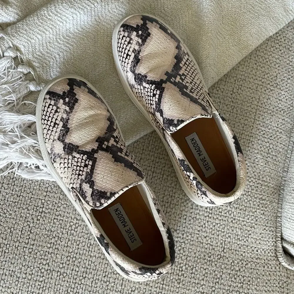 STEVE MADDEN Wedge Snakeskin Gils Leather Flocked Closed Toe Sneaker Size 6